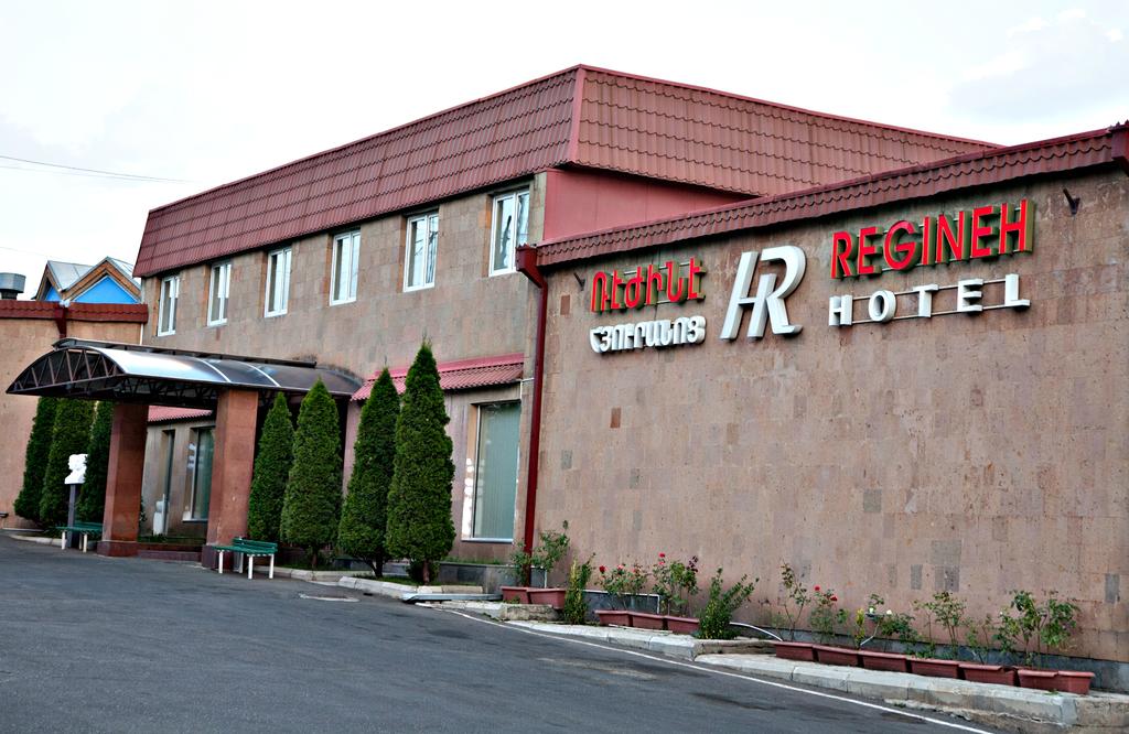 Regineh Hotel